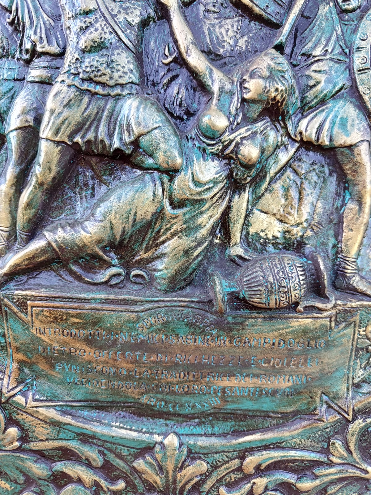 Bassorilievo Decorativo SPQR in Resina e Polvere di Bronzo – Diametro 50 cm